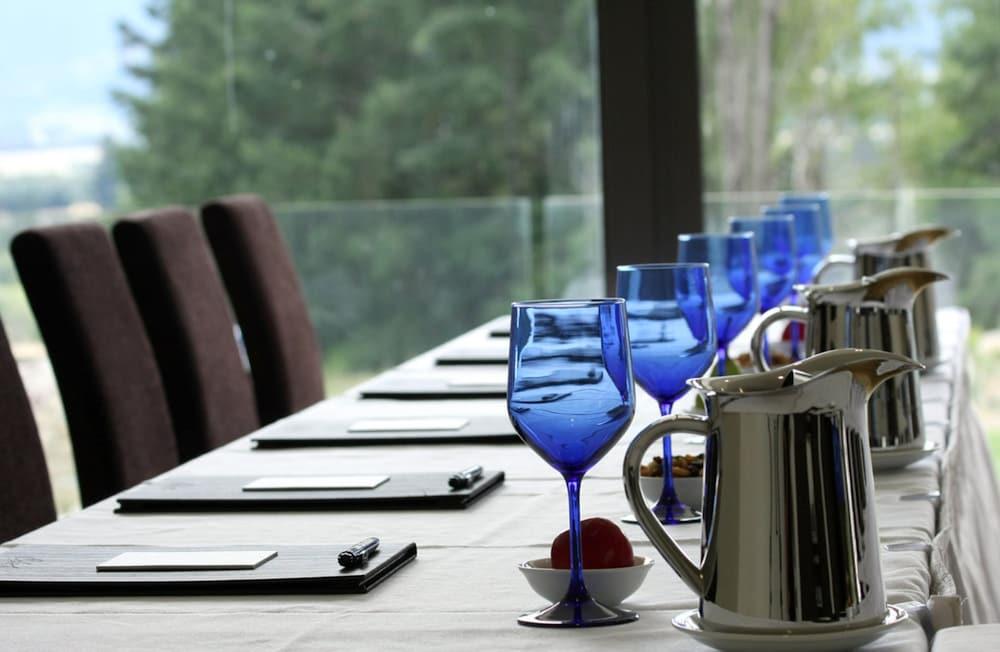 Braemar Lodge And Spa هانمر سبرينغز المظهر الخارجي الصورة Meeting room