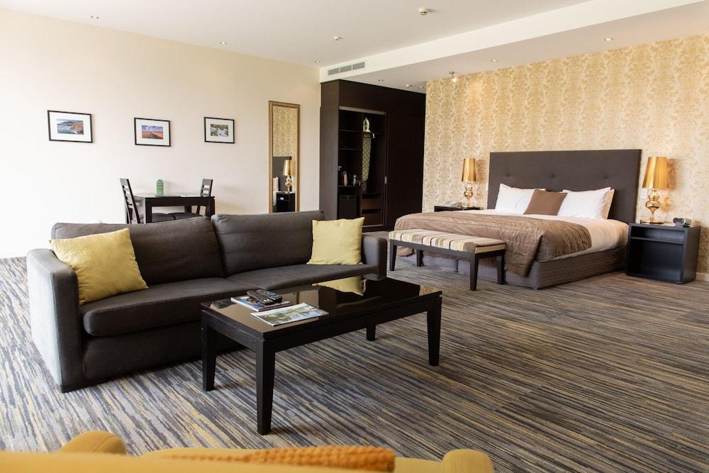 Braemar Lodge And Spa هانمر سبرينغز المظهر الخارجي الصورة Suite at the Radisson Blu Hotel, Brussels