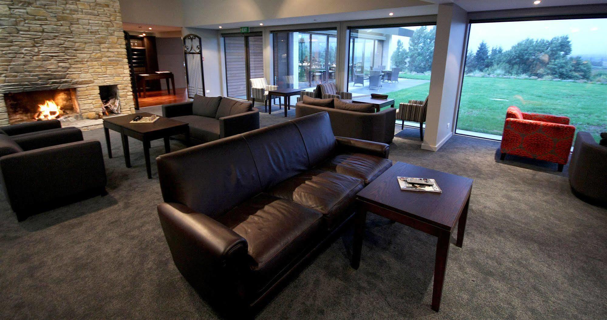 Braemar Lodge And Spa هانمر سبرينغز المظهر الخارجي الصورة Clubhouse interior